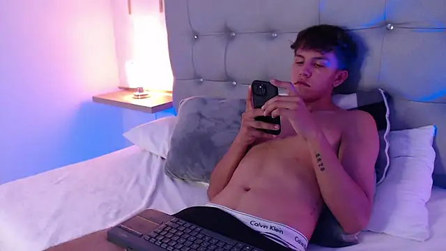 johnny_blake_'s cam snapshot