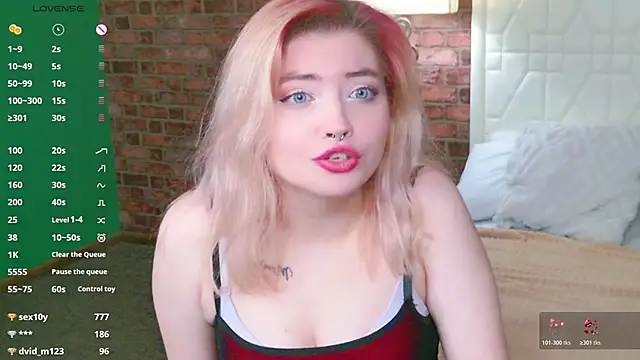 Lisa_Adam's cam snapshot