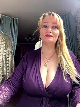 Sweet-blonde's cam snapshot