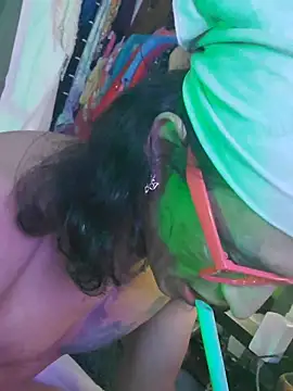 gurlnips live sex cam