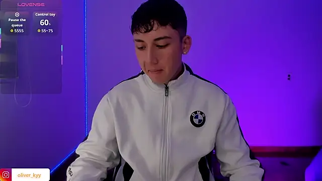 oliver_kyy's cam snapshot