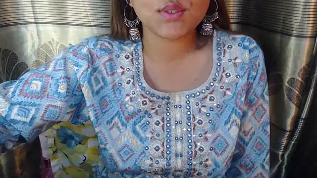 queen_angelina's cam snapshot