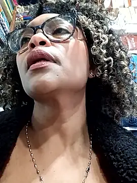 BiiancaEstradaa's cam snapshot