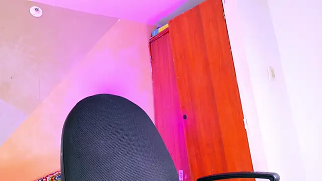 samantha_petite72's cam snapshot