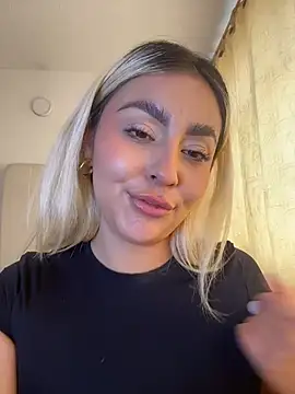 Elina_Hills's cam snapshot