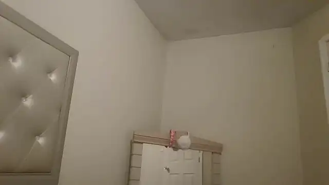 missblasian's cam snapshot