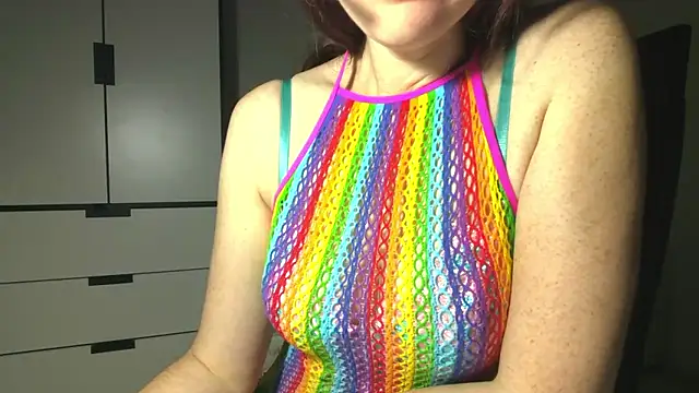 Aromaloveqq's cam snapshot