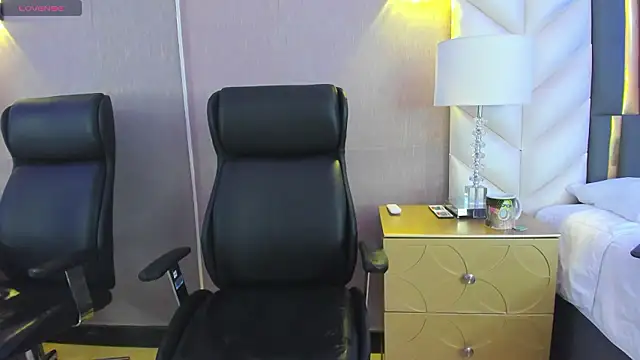 ChloeHarper_ live sex cam