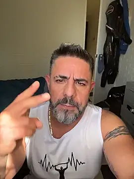 wolfbucker live sex cam