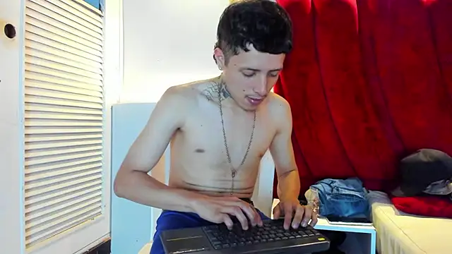 ESTEBAN_2102 live sex cam