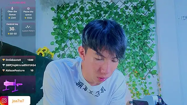 Levii_Ackermann live sex cam