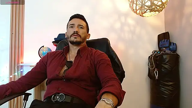 Reiko_85_ live sex cam