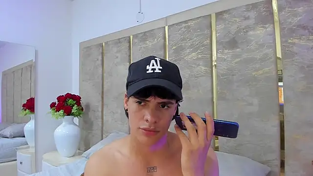 BenitoSaenz live sex cam