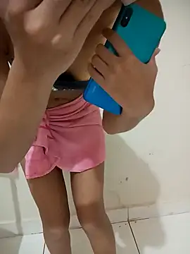 Fannyfoxfi live sex cam