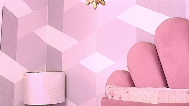 KylieMonnett live sex cam