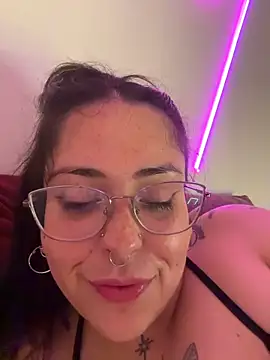 Mizztikaa live sex cam