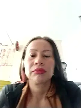 LaraCaliente's cam snapshot