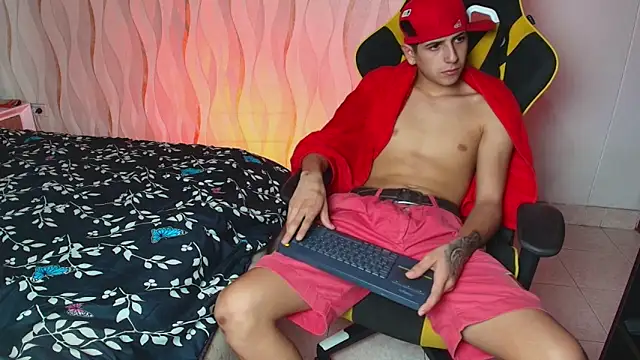 Thebigtwinkk live sex cam