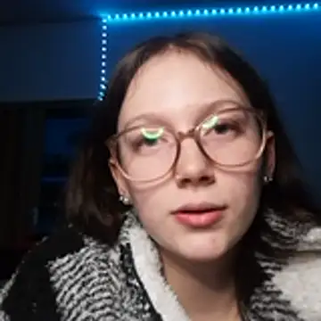 YoungLisaa18 live sex cam