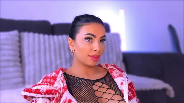 Moonamour live sex cam