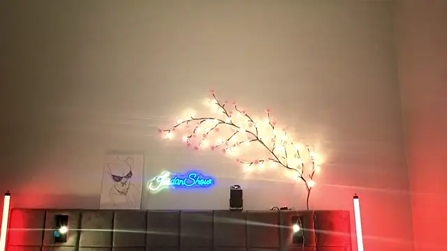 JordanShow live sex cam