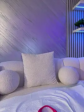 KirstieVegas live sex cam