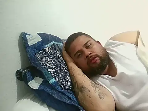 GABRIELGARCIA1313 live sex cam