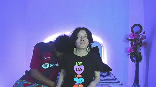 CoralAndOcean_'s cam snapshot