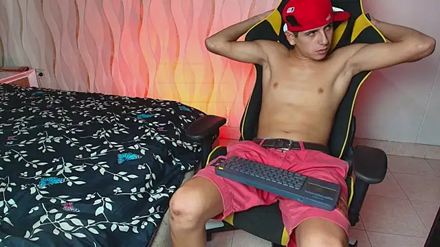 Thebigtwinkk live sex cam