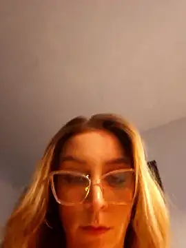 LilyOrion live sex cam