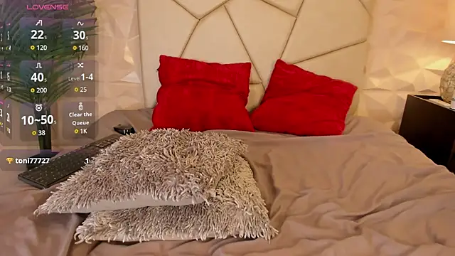 LittleZanee live sex cam