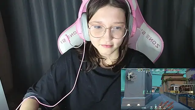 Pink-Aura-'s cam snapshot