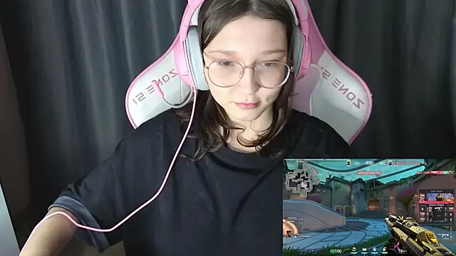 Pink-Aura-'s cam snapshot