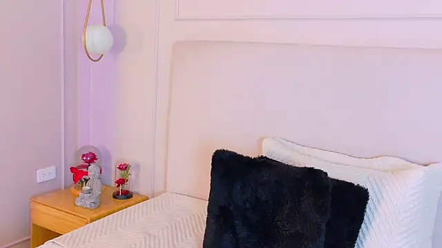 OlayaCooper live sex cam