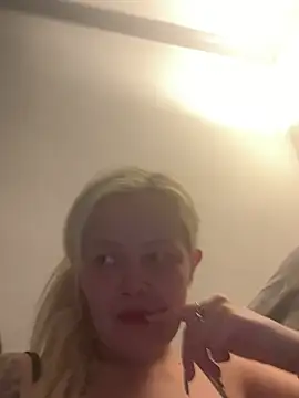 CherryXOX-'s cam snapshot