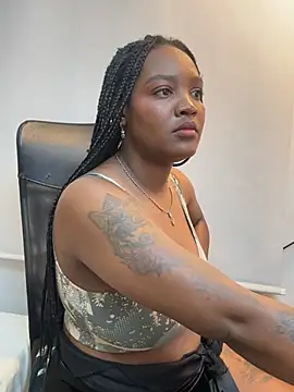 chanel_brunette live sex cam