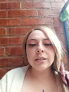 madelaine- live sex cam