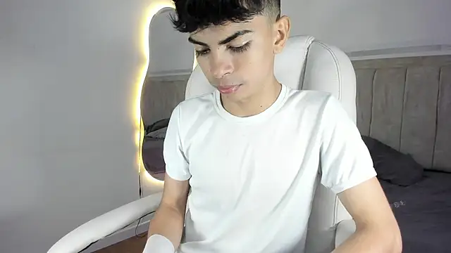 Peter_chase live sex cam