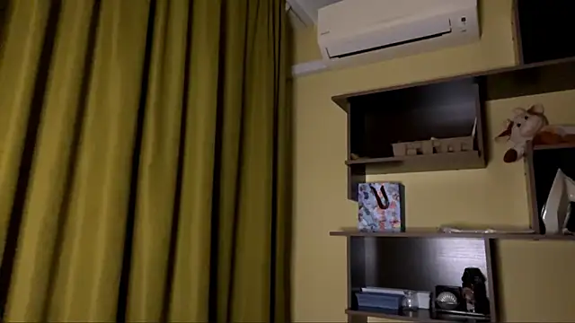 KateWhisp's cam snapshot