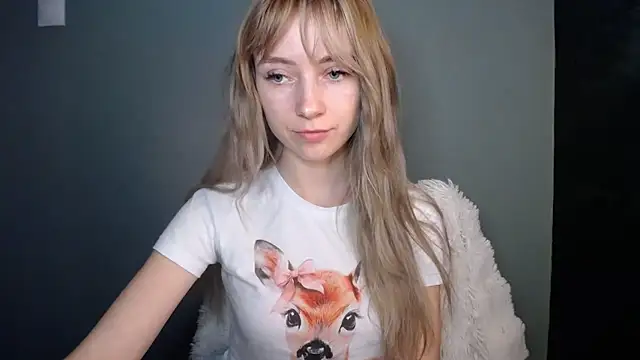 LuciaYoung's cam snapshot