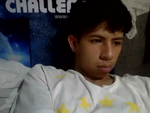 Carlos_Albert02's cam snapshot