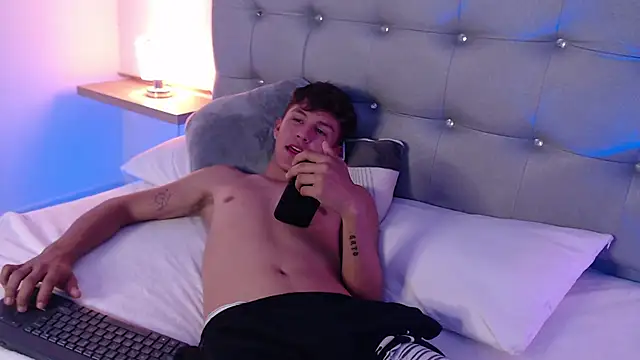 johnny_blake_'s cam snapshot