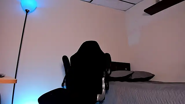 james_connor2's cam snapshot