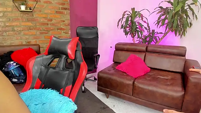 HotThreesoome's cam snapshot