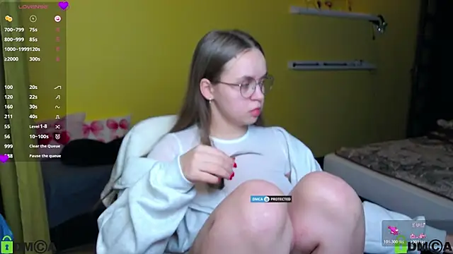 Lilysweet13 live sex cam