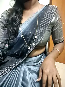 Tamilmallu-duskygirl03's cam snapshot