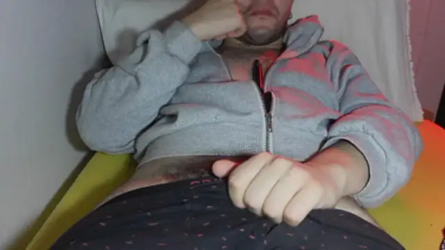 italianguy24's cam snapshot