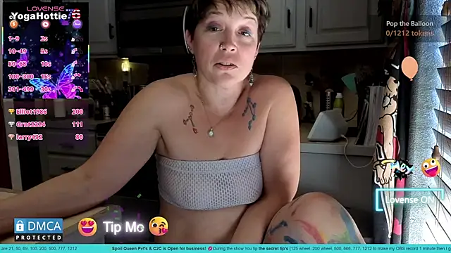 YogaHottie76's cam snapshot