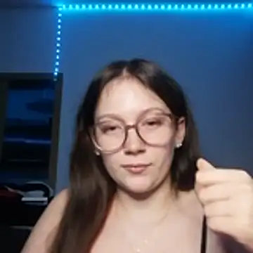 YoungLisaa18 live sex cam