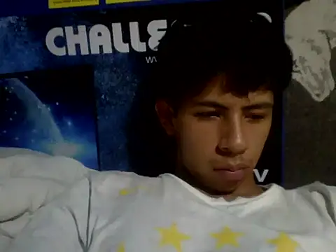 Carlos_Albert02's cam snapshot